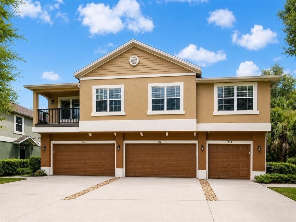 562 Climbing Ivy Court - Photo 0