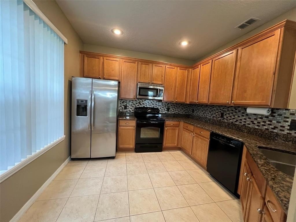 562 Climbing Ivy Court - Photo 8