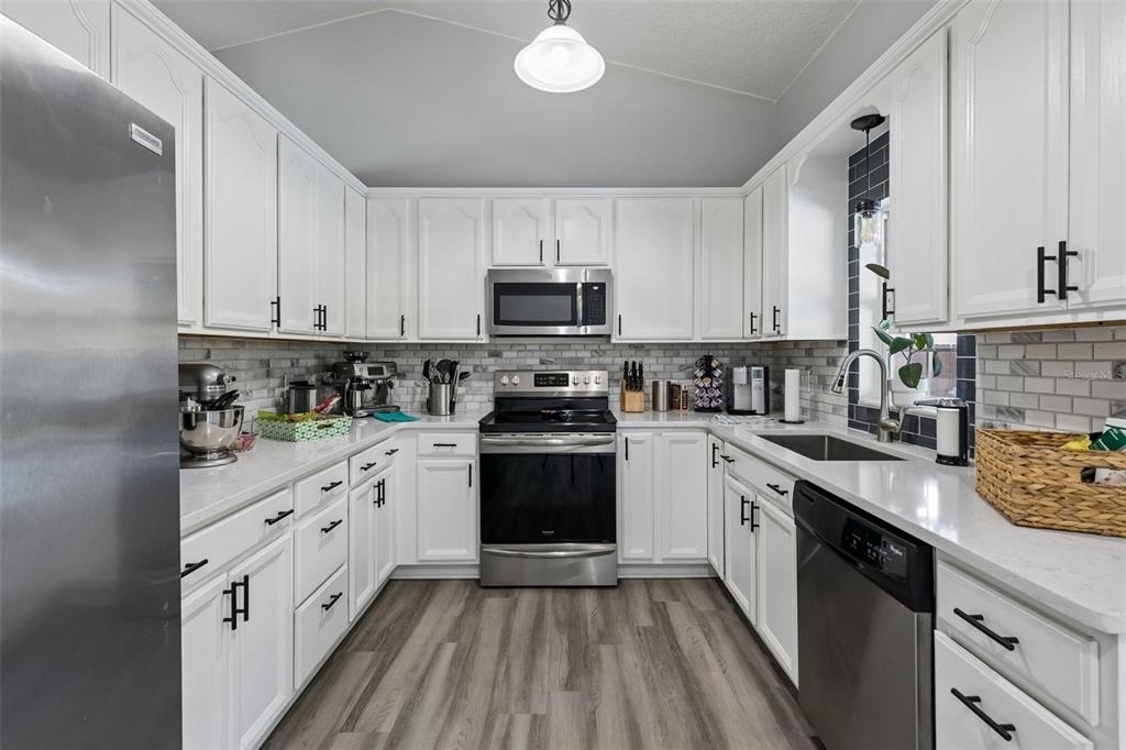 7610 Heathfield Court - Photo 8