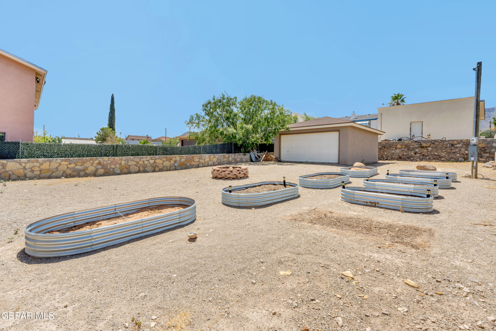 8601 Polaris Street - Photo 32