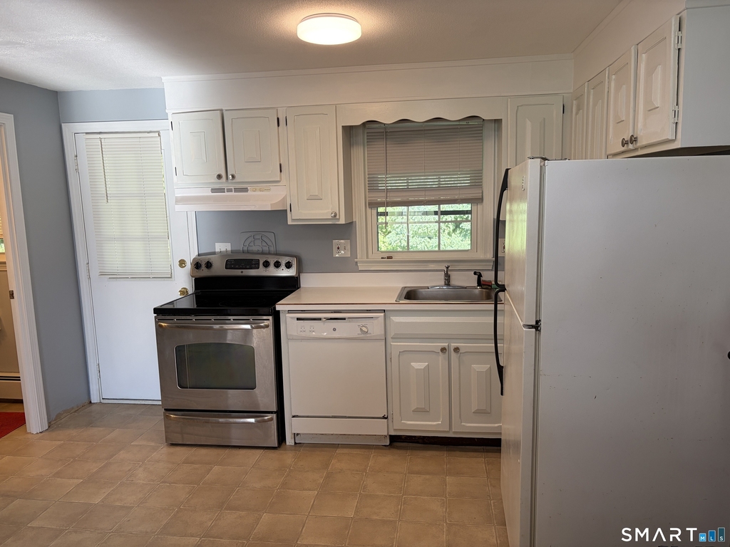 201 Regan Road - Photo 3