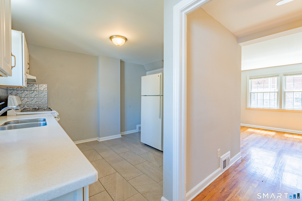 1160-1164 Whitney Avenue - Photo 10