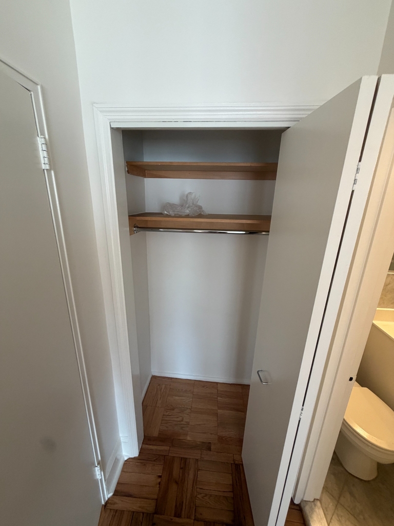 East 79th Street - Photo 11