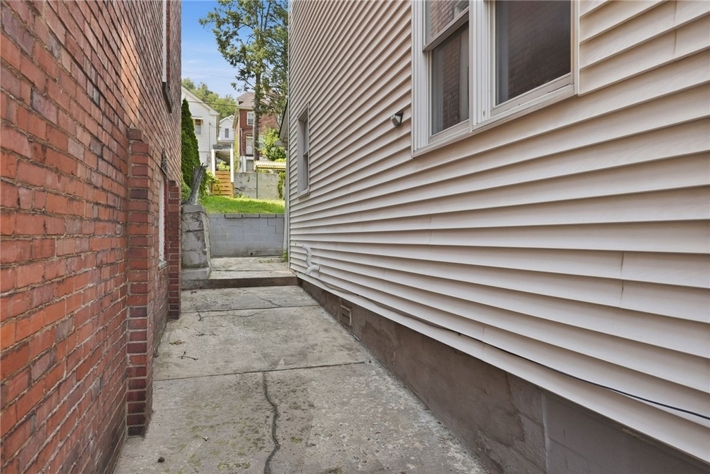410 W 8th Ave - Photo 31