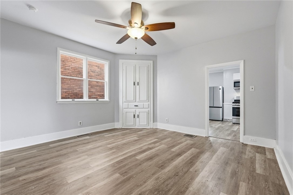 410 W 8th Ave - Photo 12