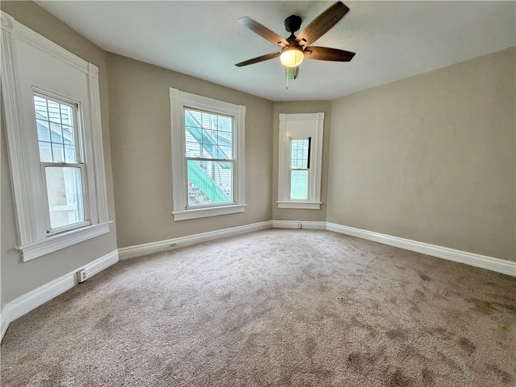 219 E Wallace Ave - Photo 9