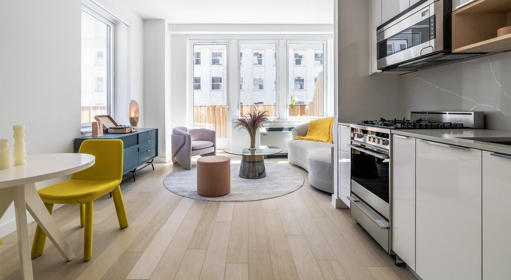 71 Broadway - Photo 0