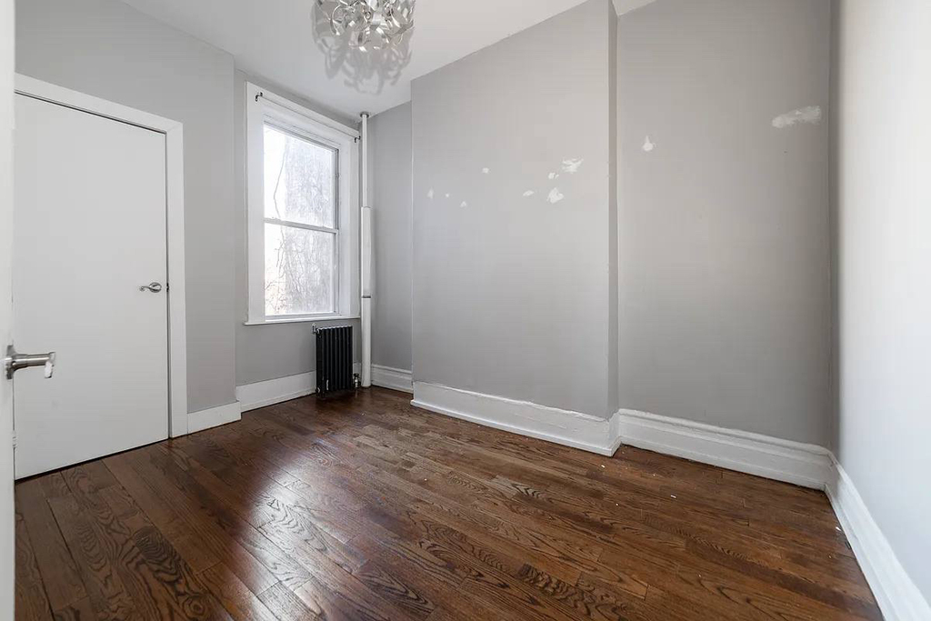 853 St Johns Place - Photo 5
