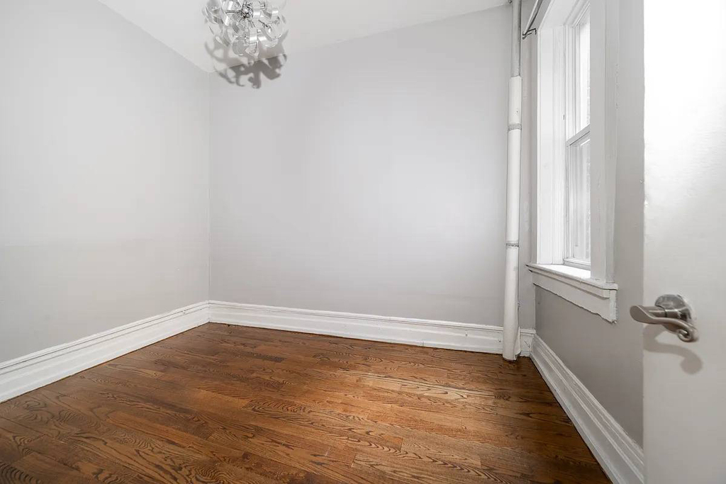 853 St Johns Place - Photo 3