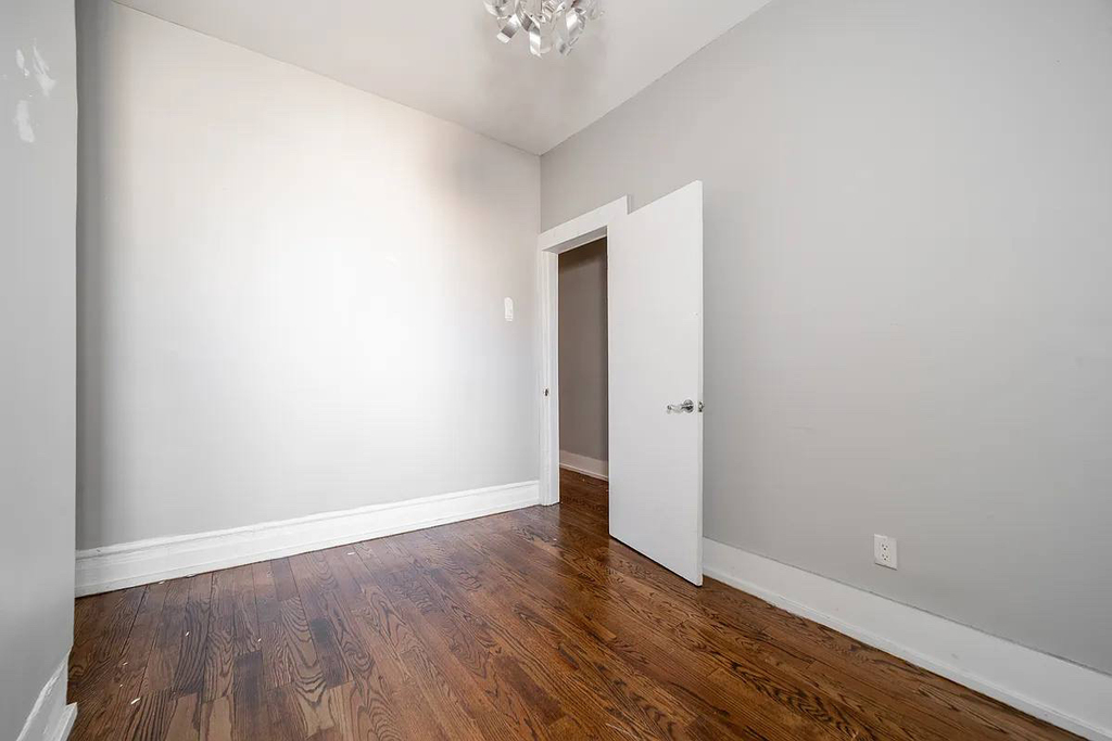 853 St Johns Place - Photo 4