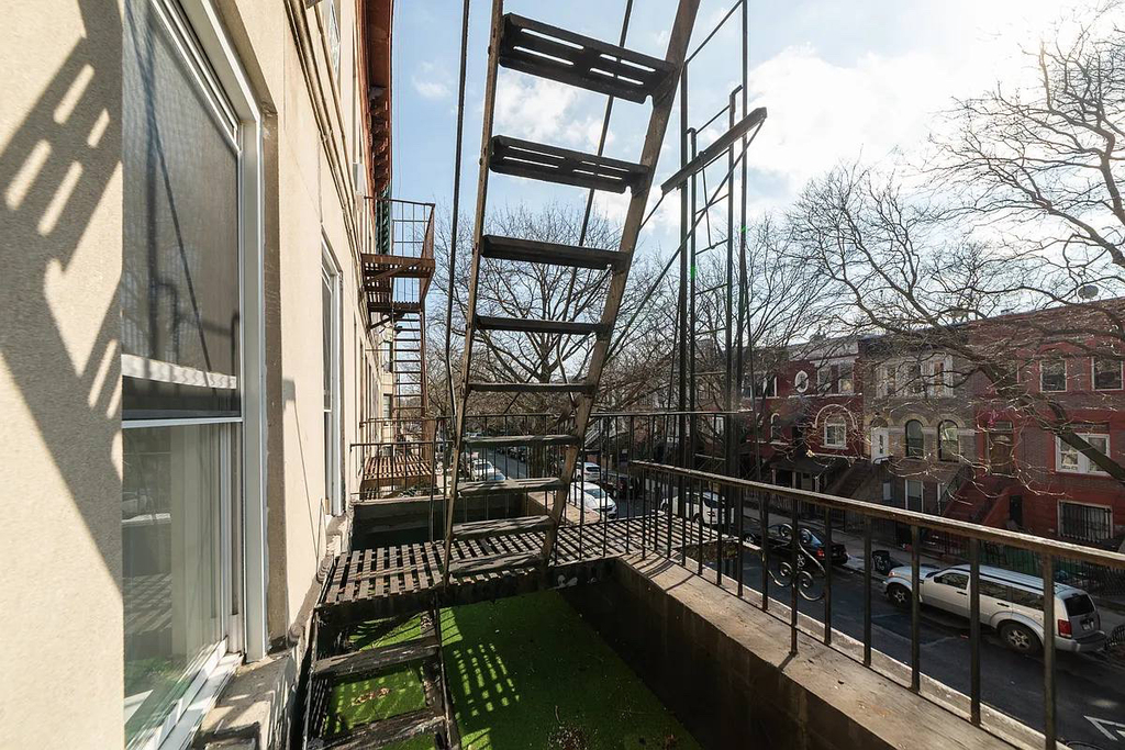 853 St Johns Place - Photo 11