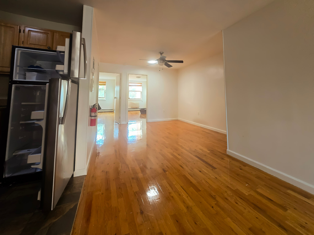 330 Hart Street - Photo 4