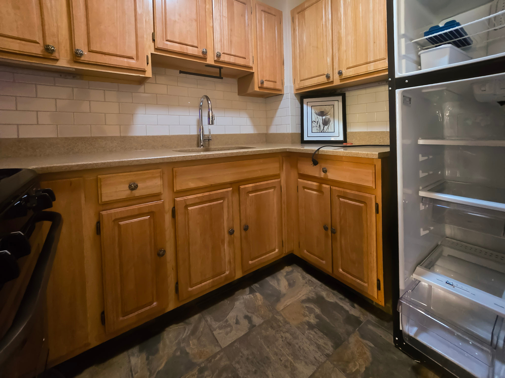 330 Hart Street - Photo 5
