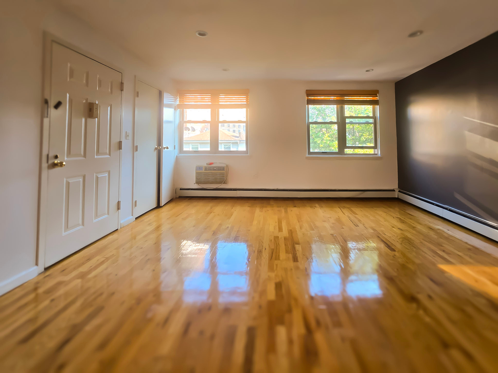 330 Hart Street - Photo 0