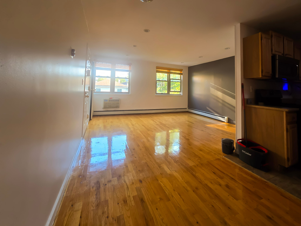 330 Hart Street - Photo 3