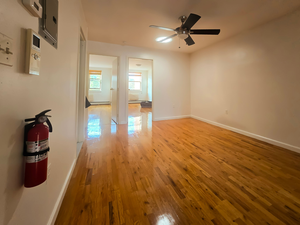 330 Hart Street - Photo 10