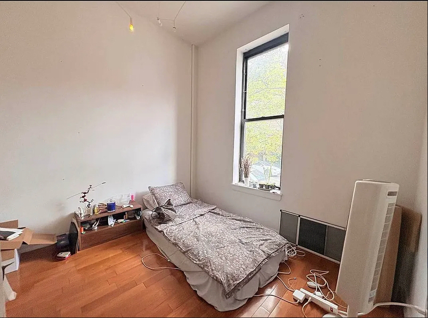 570 Jefferson Avenue - Photo 3