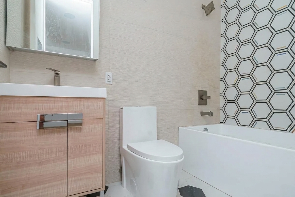 1027 Putnam Avenue - Photo 4