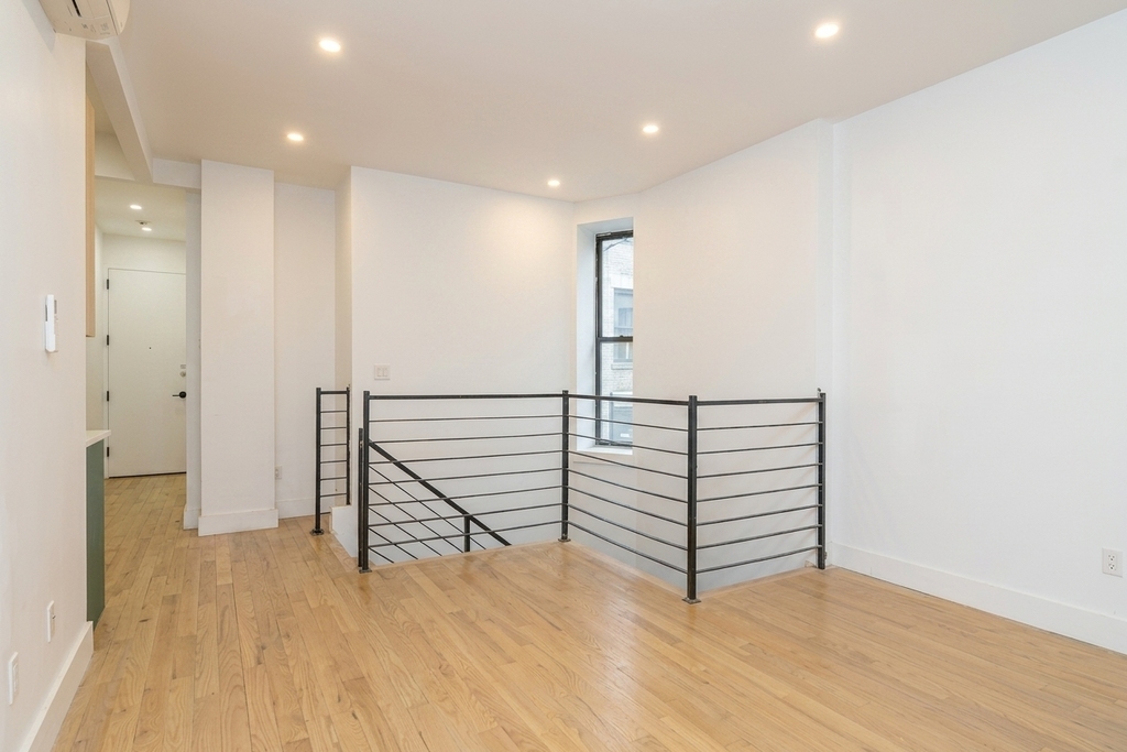 1027 Putnam Avenue - Photo 9