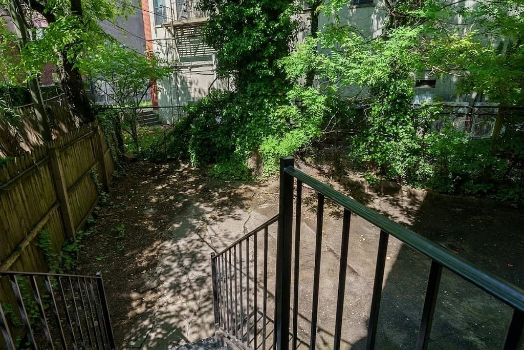 1027 Putnam Avenue - Photo 6