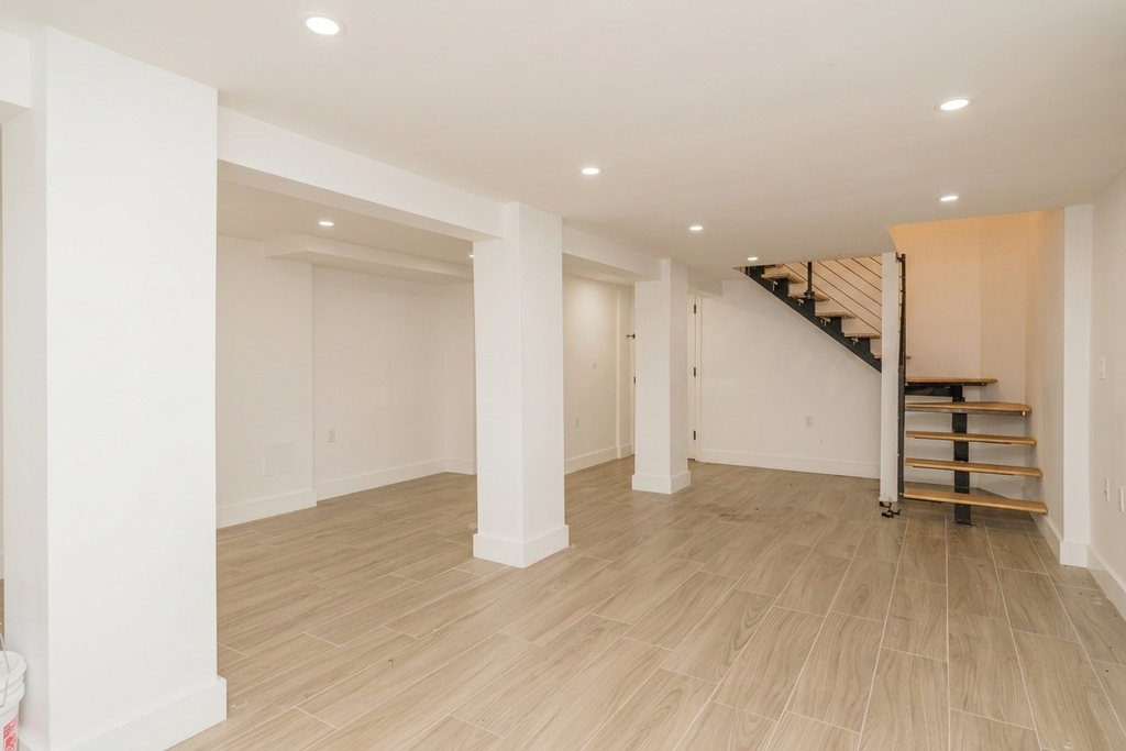 1027 Putnam Avenue - Photo 12