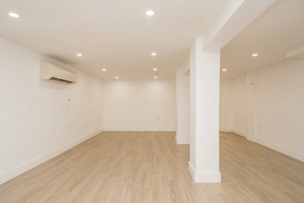 1027 Putnam Avenue - Photo 11