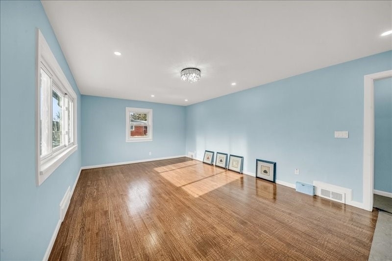 2829 Country Club Road - Photo 2