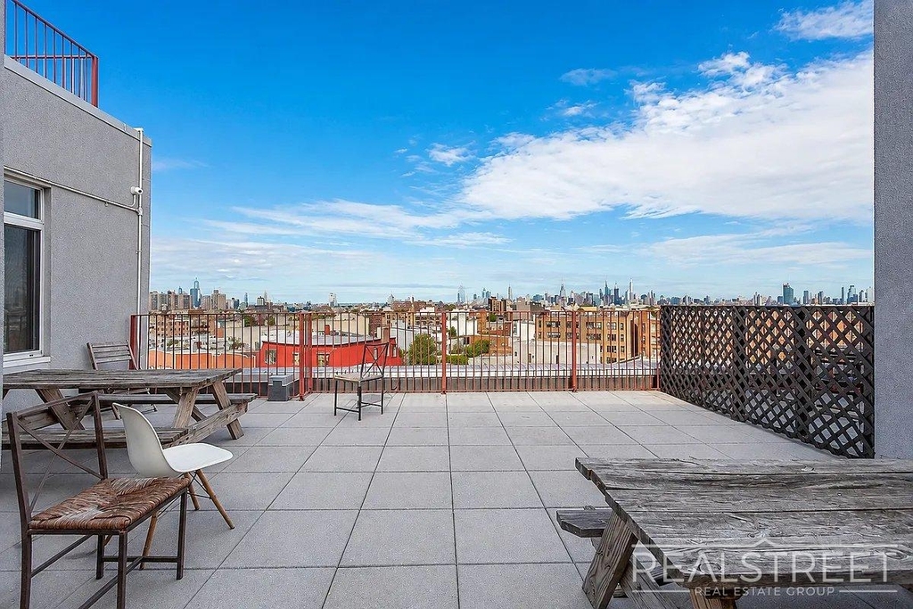 184 Noll Street - Photo 11