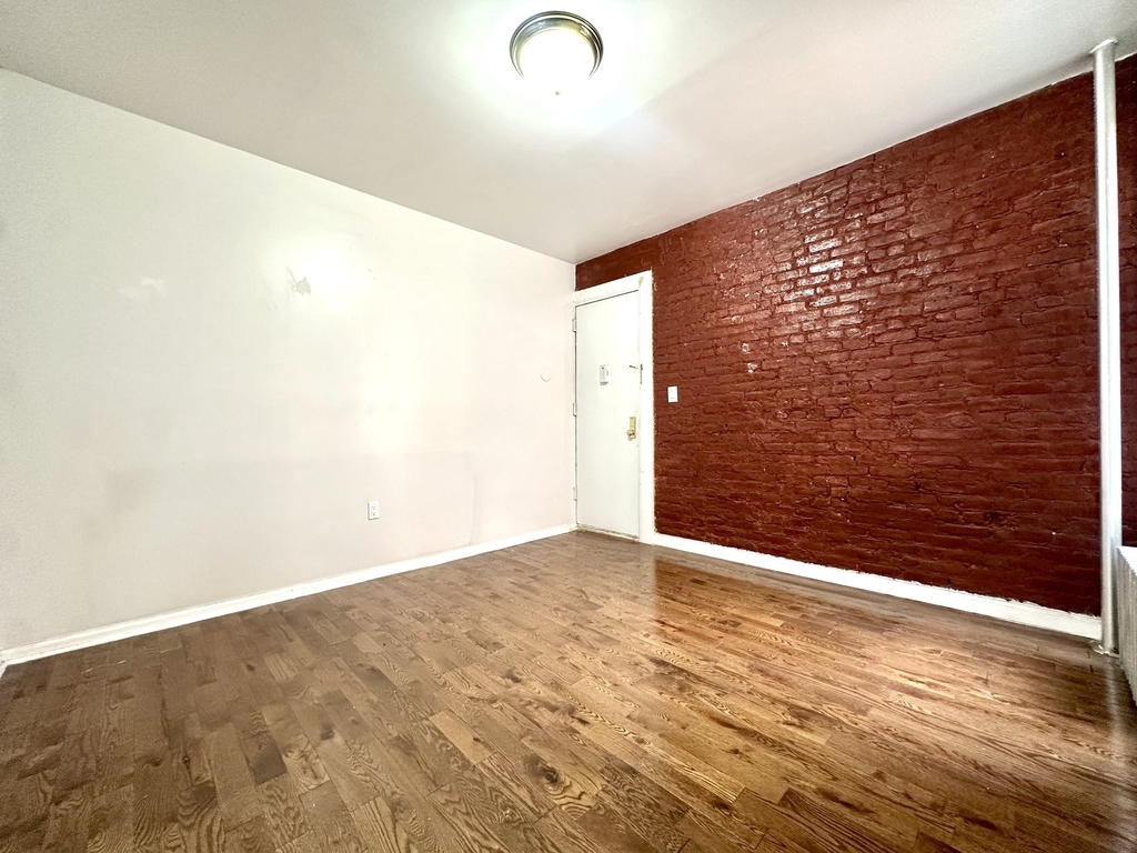 2254 5th Avenue - Photo 1