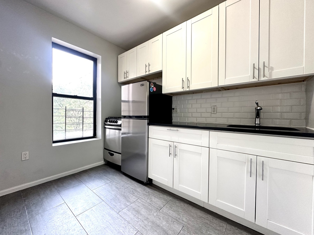 2254 5th Avenue - Photo 4