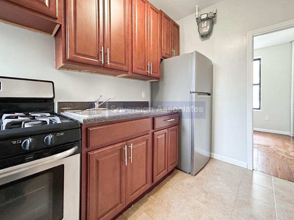 571 West 159th Street - Photo 4