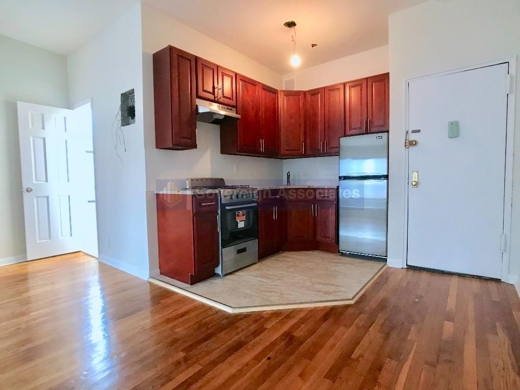 240 West 104th St - Photo 4