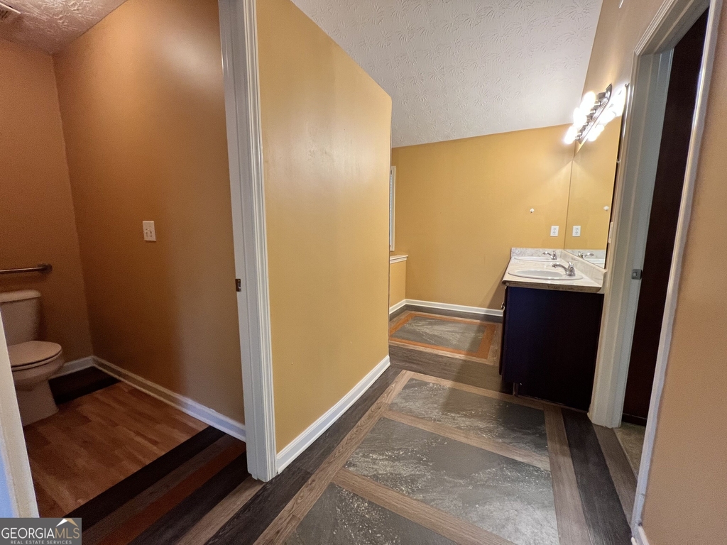 2401 Smoke Court - Photo 27
