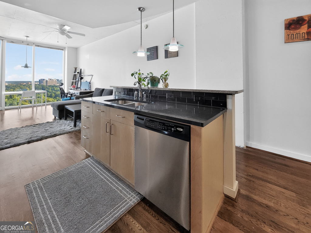 361 17th Street Nw - Photo 8