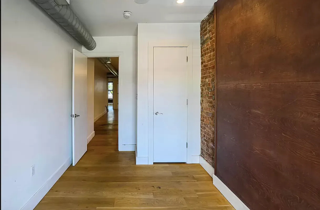557 Union Street - Photo 4