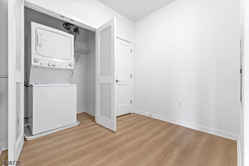 321 E 3rd St - Photo 29