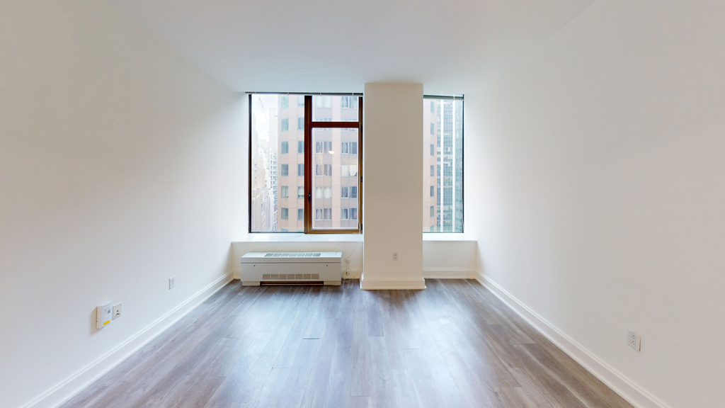 10 Hanover Square - Photo 2