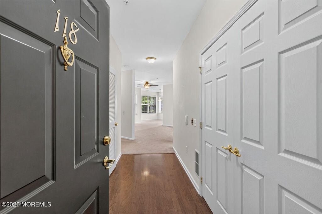 118 Sloan Court - Photo 0