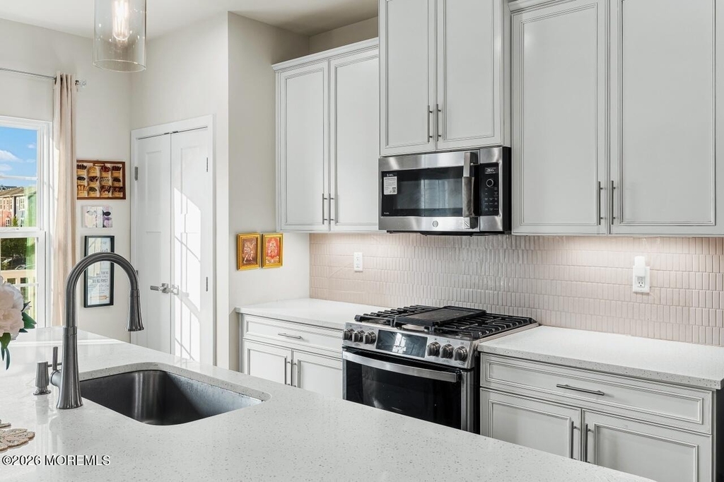104 Midland Avenue - Photo 16