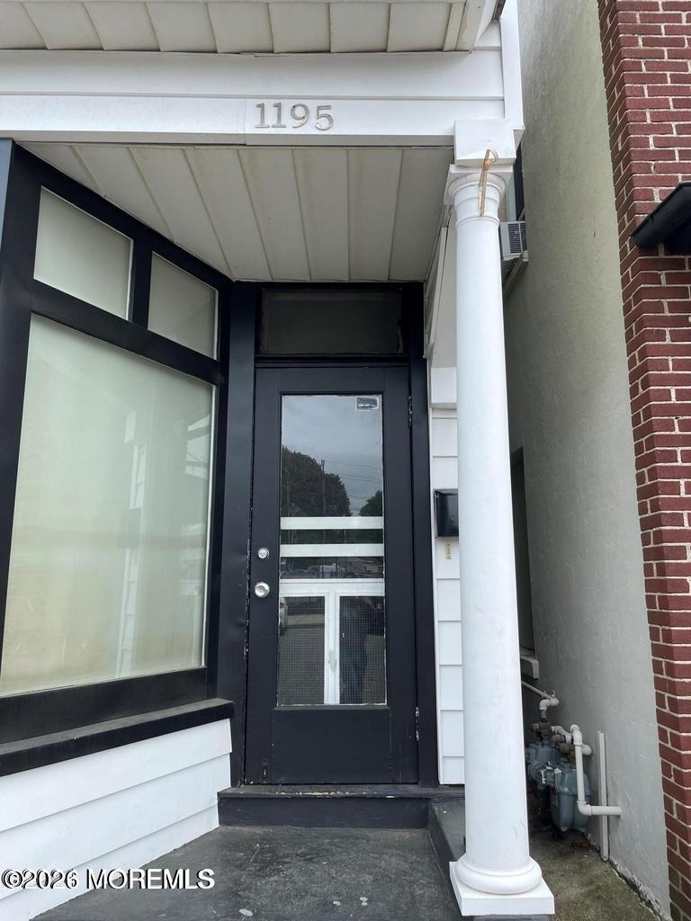 1195 Lincoln Square - Photo 0