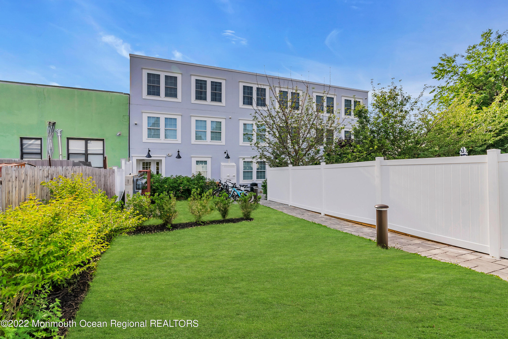 48 1st Avenue - Photo 9