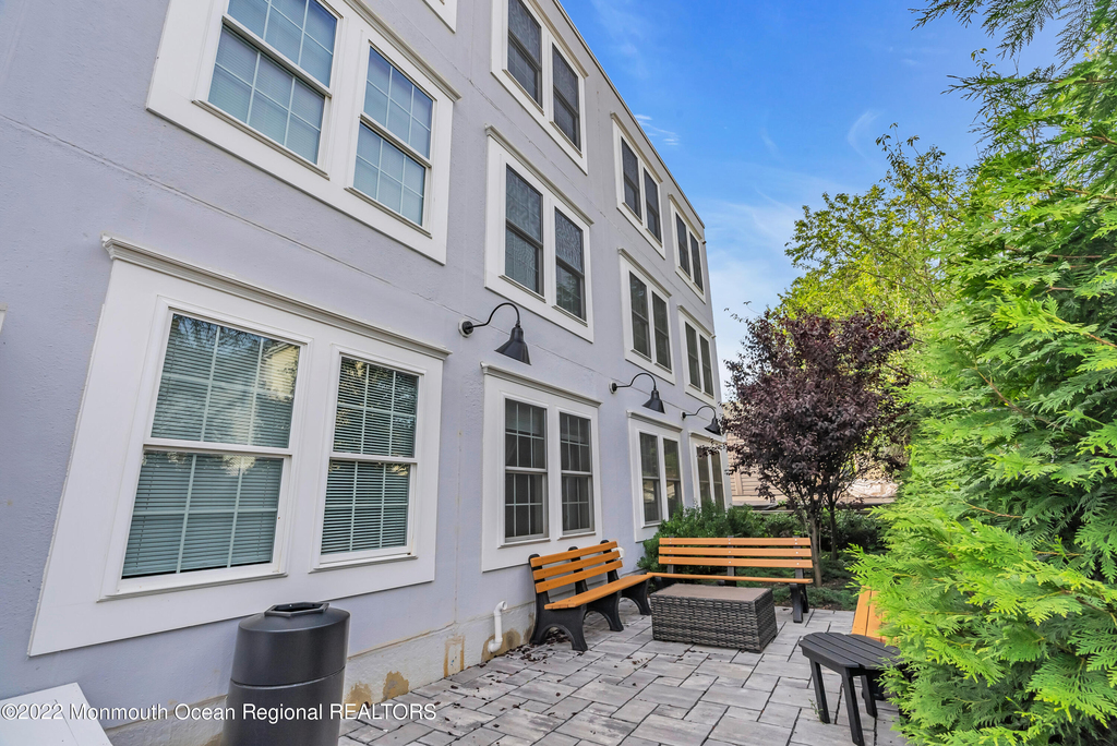 48 1st Avenue - Photo 8