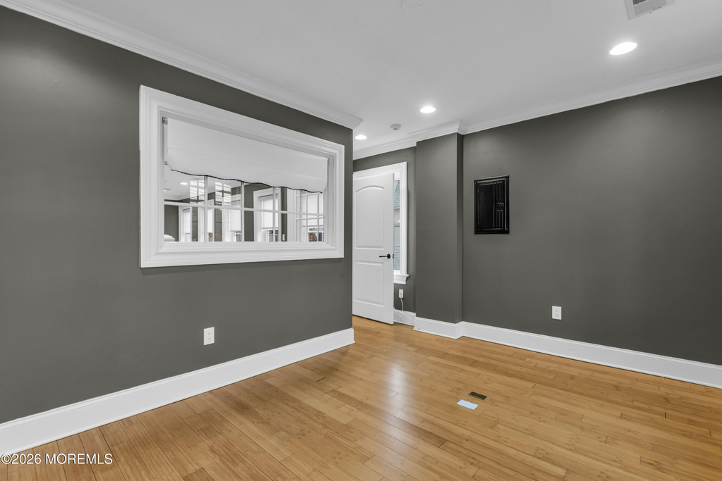 205 Bay Avenue - Photo 8