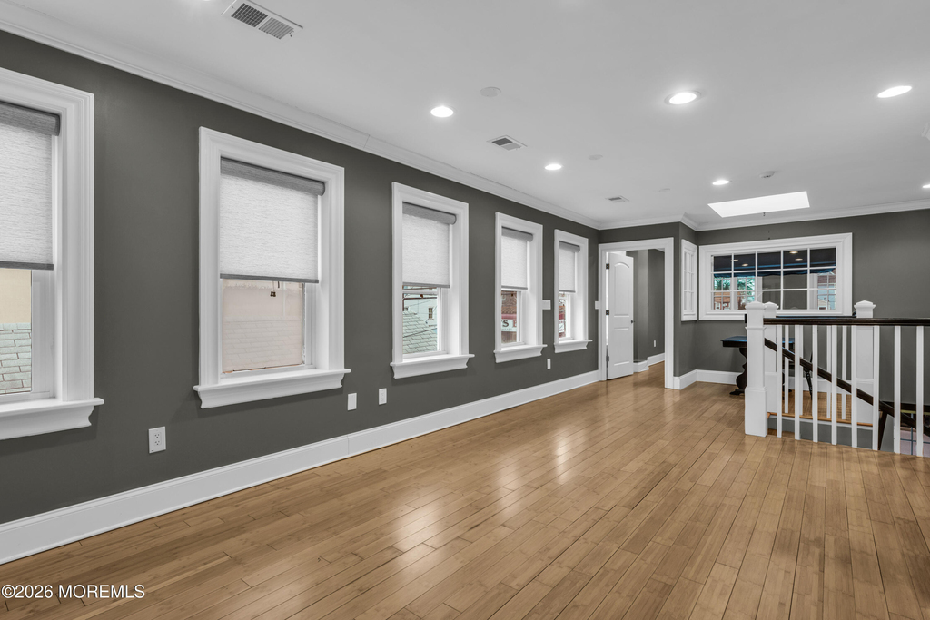 205 Bay Avenue - Photo 3