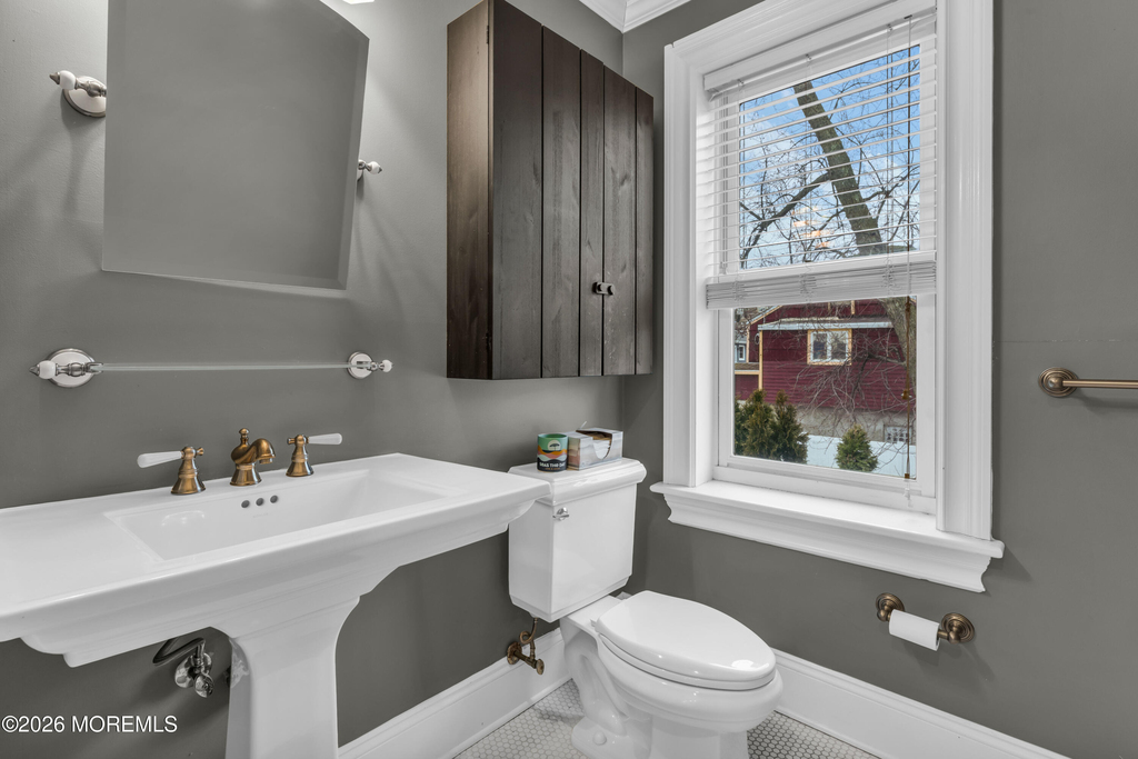 205 Bay Avenue - Photo 9
