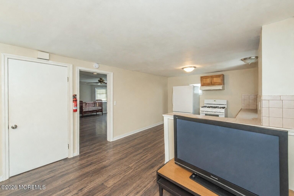 9 Central Avenue - Photo 4