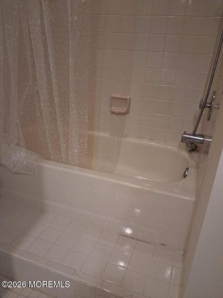 287 Elmwood Court - Photo 5