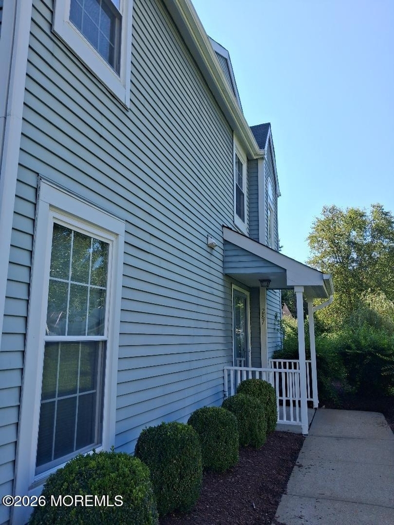 287 Elmwood Court - Photo 1