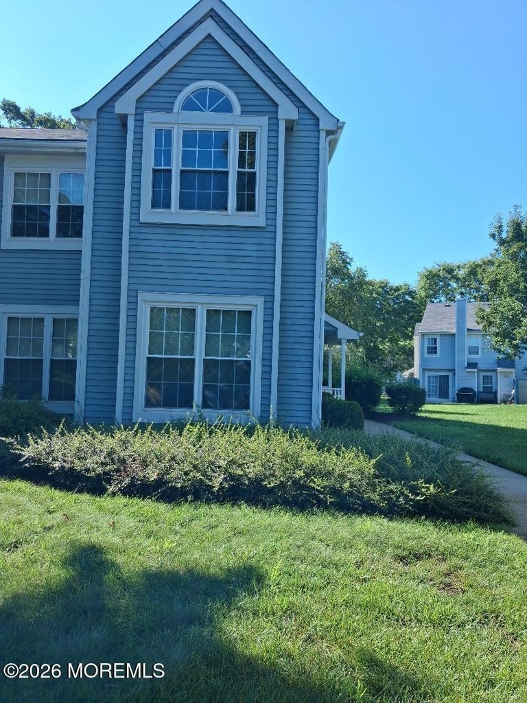 287 Elmwood Court - Photo 0