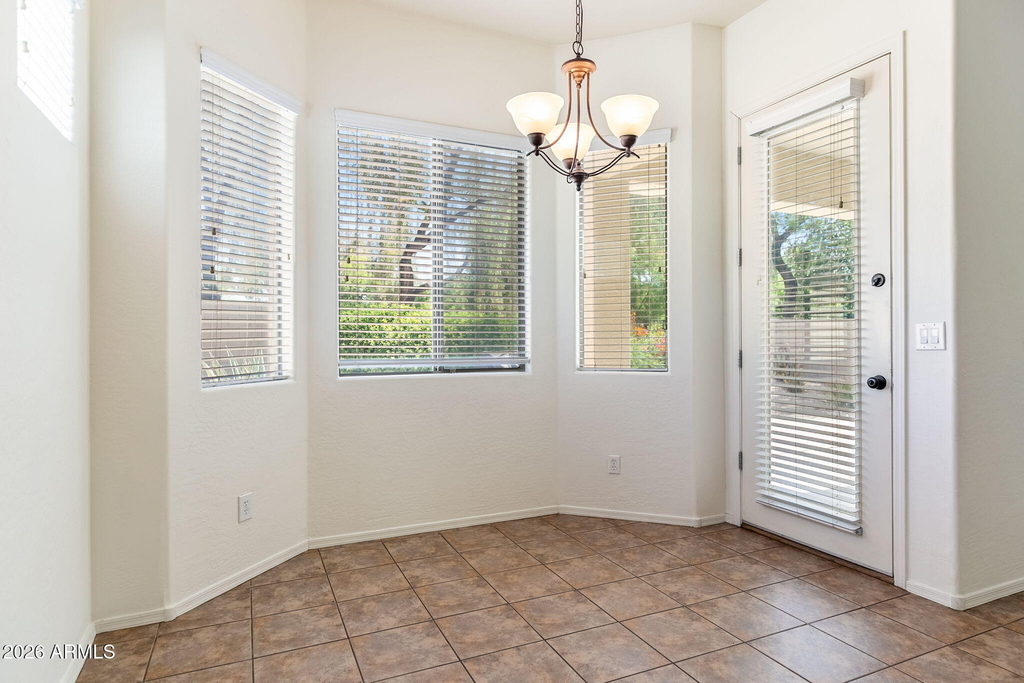 2230 W Calle Del Sol -- - Photo 10